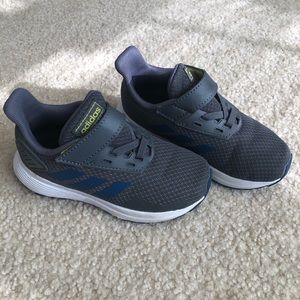 Adidas Sneakers Boys Size 9